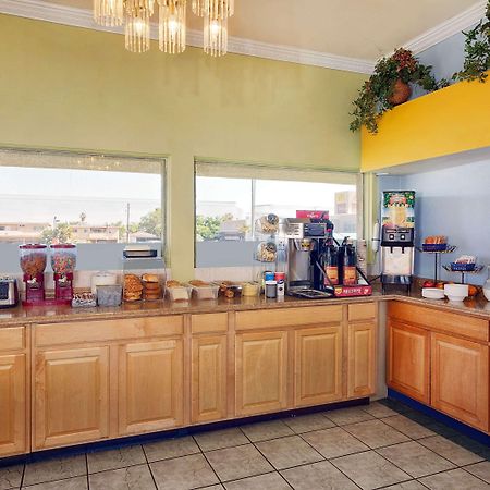 Knights Inn Palmdale Εξωτερικό φωτογραφία