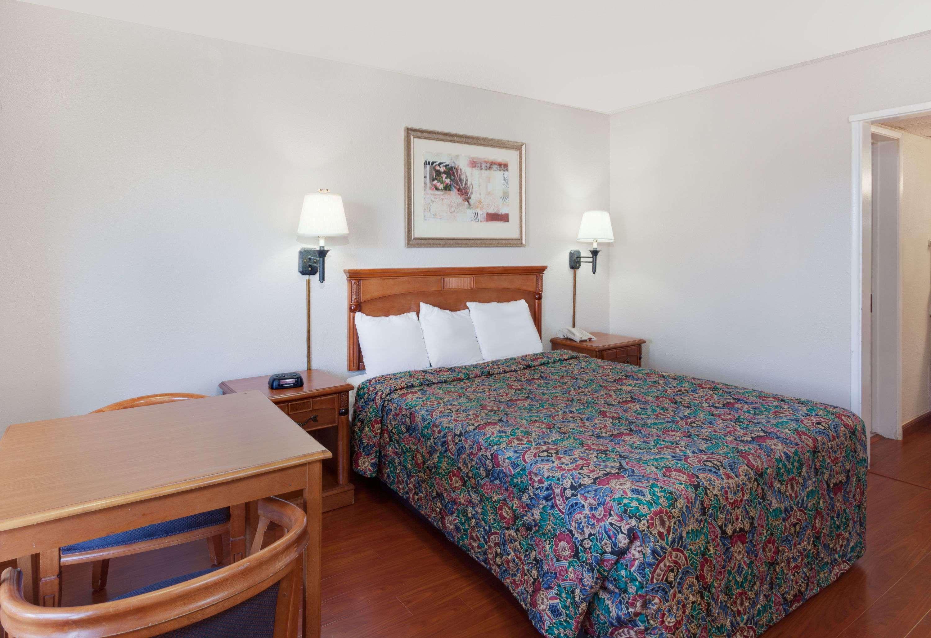 Knights Inn Palmdale Εξωτερικό φωτογραφία