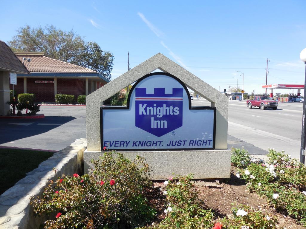 Knights Inn Palmdale Εξωτερικό φωτογραφία