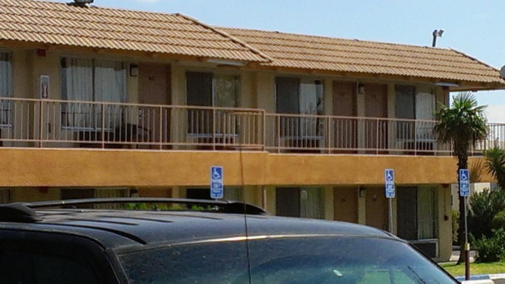 Knights Inn Palmdale Εξωτερικό φωτογραφία